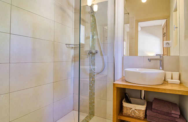 Casa de 6 quartos em Grambois com piscina privada e jardim - Foto 34