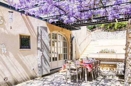 Foto 10 - Casa con 6 camere da letto a Grambois con piscina privata e terrazza