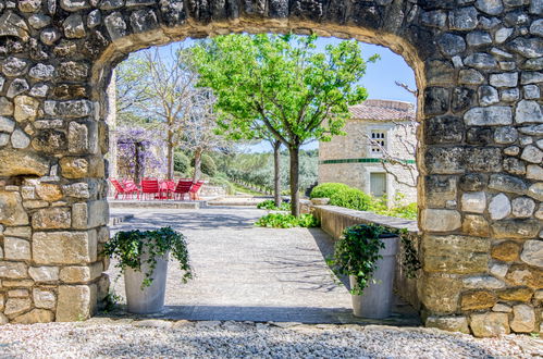 Foto 53 - Casa de 6 quartos em Grambois com piscina privada e terraço