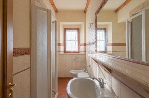 Foto 24 - Haus mit 6 Schlafzimmern in Greve in Chianti mit privater pool und garten