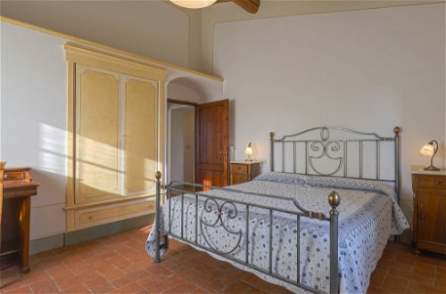 Photo 17 - 6 bedroom House in Greve in Chianti with private pool and garden