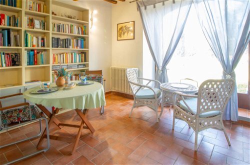 Foto 9 - Haus mit 1 Schlafzimmer in Arezzo mit schwimmbad und garten