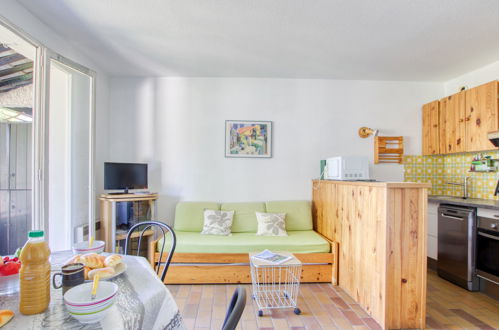 Foto 7 - Apartamento de 1 quarto em Saint-Cyr-sur-Mer com terraço e vistas do mar