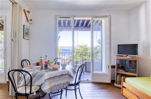 Foto 6 - Appartamento con 1 camera da letto a Saint-Cyr-sur-Mer con terrazza e vista mare
