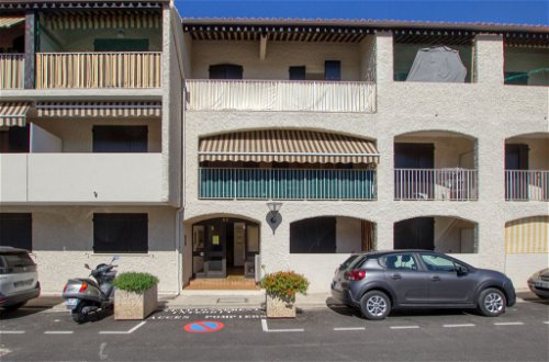 Foto 20 - Apartment mit 1 Schlafzimmer in Saint-Cyr-sur-Mer mit terrasse und blick aufs meer