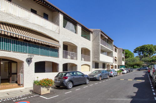 Foto 19 - Appartamento con 1 camera da letto a Saint-Cyr-sur-Mer con terrazza e vista mare