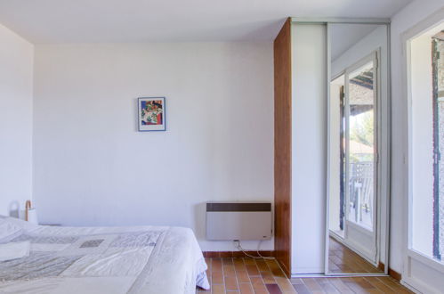 Foto 14 - Appartamento con 1 camera da letto a Saint-Cyr-sur-Mer con terrazza e vista mare