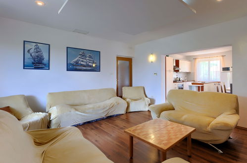 Photo 24 - 3 bedroom Apartment in Labin with private pool and garden