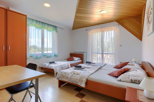 Foto 34 - Apartamento de 3 habitaciones en Labin con piscina privada y vistas al mar