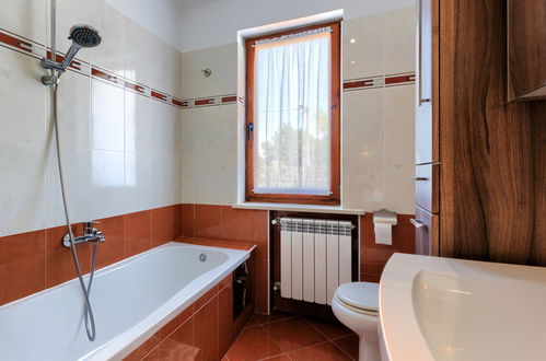 Foto 45 - Appartamento con 3 camere da letto a Labin con piscina privata e vista mare