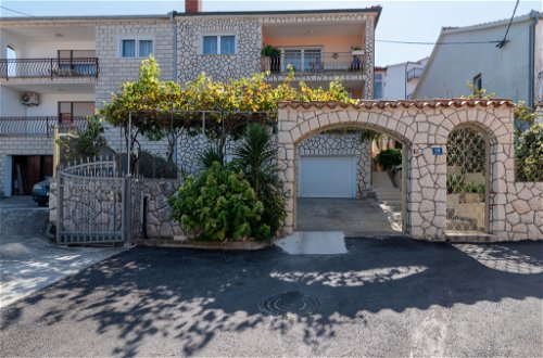 Foto 13 - Apartamento de 2 habitaciones en Trogir con jardín