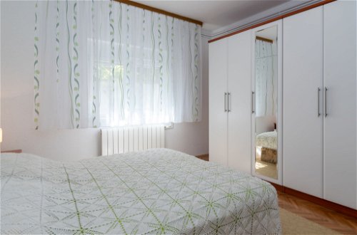 Foto 20 - Apartamento de 2 quartos em Trogir com jardim