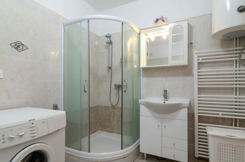 Foto 25 - Apartment mit 2 Schlafzimmern in Trogir mit garten