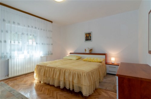 Foto 22 - Apartamento de 2 quartos em Trogir com jardim