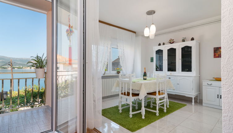 Foto 1 - Apartamento de 2 quartos em Trogir com jardim