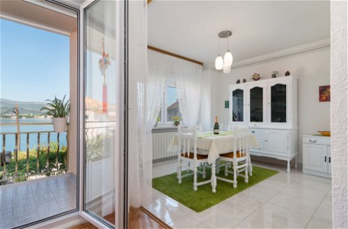 Foto 1 - Apartment mit 2 Schlafzimmern in Trogir mit garten