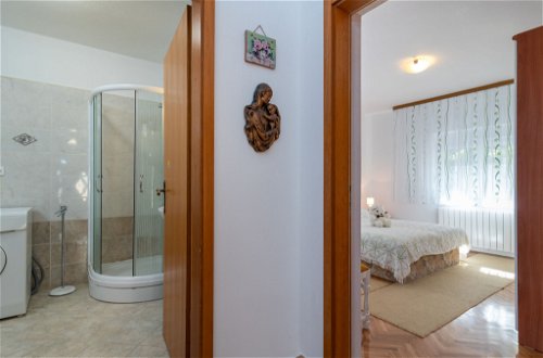 Foto 21 - Apartamento de 2 habitaciones en Trogir con jardín