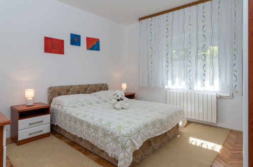 Foto 5 - Apartamento de 2 quartos em Trogir com jardim