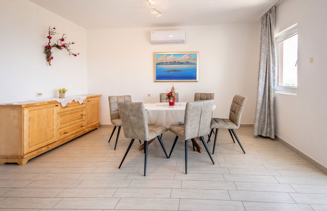 Casa de 8 quartos em Novi Vinodolski com piscina privada e terraço - Foto 11