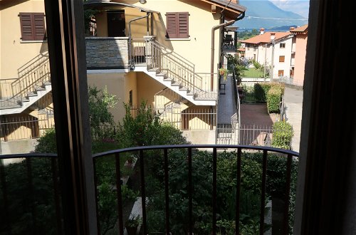 Foto 2 - Apartamento de 1 habitación en Dongo con vistas a la montaña