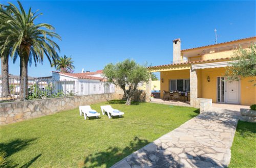 Foto 20 - Casa de 4 quartos em Castelló d'Empúries com piscina privada e vistas do mar