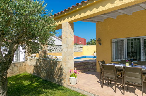 Foto 16 - Casa con 4 camere da letto a Castelló d'Empúries con piscina privata e vista mare