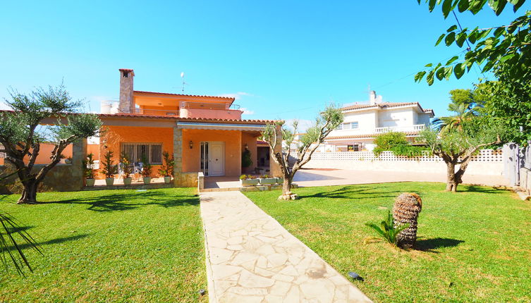 Foto 1 - Casa de 4 quartos em Castelló d'Empúries com piscina privada e vistas do mar