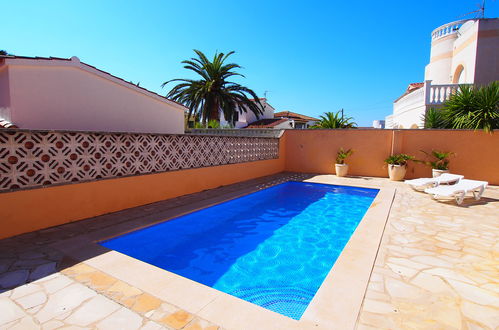 Photo 15 - 4 bedroom House in Castelló d'Empúries with private pool and garden