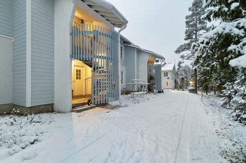 Foto 15 - Haus mit 1 Schlafzimmer in Kolari mit sauna und blick auf die berge