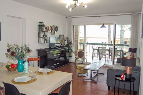 Photo 2 - 2 bedroom Apartment in Saint-Cyr-sur-Mer with garden and terrace