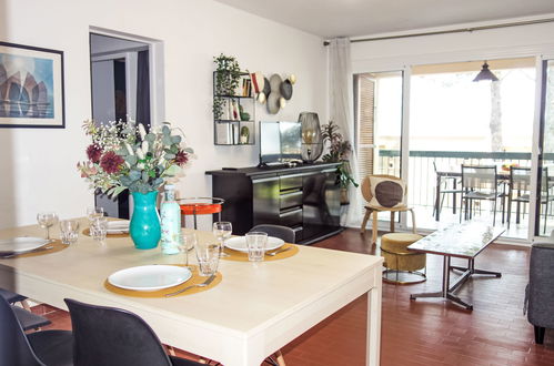 Photo 15 - 2 bedroom Apartment in Saint-Cyr-sur-Mer with garden and terrace