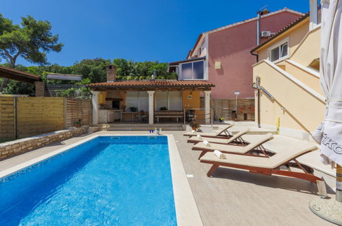 Foto 20 - Casa de 7 quartos em Pula com piscina privada e vistas do mar