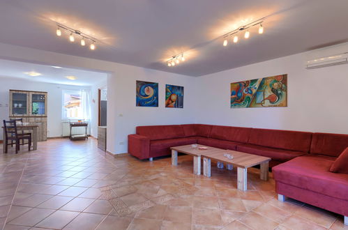 Photo 14 - 7 bedroom House in Pula with private pool and garden