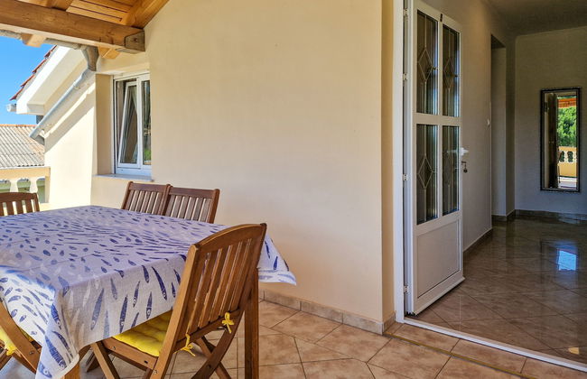 Apartamento de 3 quartos em Rab com piscina e terraço - Foto 29
