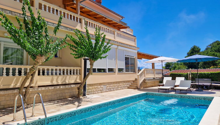 Photo 1 - Appartement de 2 chambres à Rab avec piscine et terrasse
