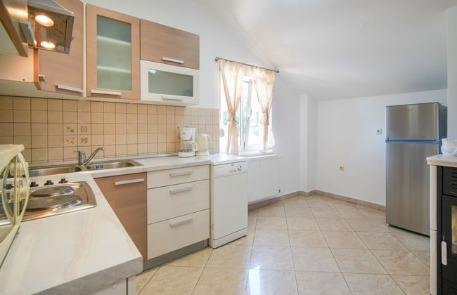 Apartamento de 3 quartos em Rab com piscina e terraço - Foto 4