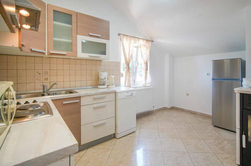 Photo 4 - Appartement de 2 chambres à Rab avec piscine et terrasse
