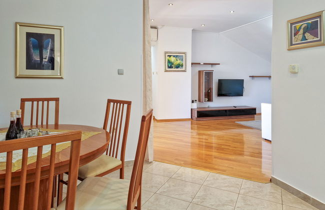Apartamento de 3 quartos em Rab com piscina e terraço - Foto 8