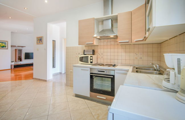 Apartamento de 3 quartos em Rab com piscina e terraço - Foto 23