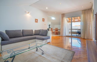 Photo 3 - Appartement de 2 chambres à Rab avec piscine et terrasse