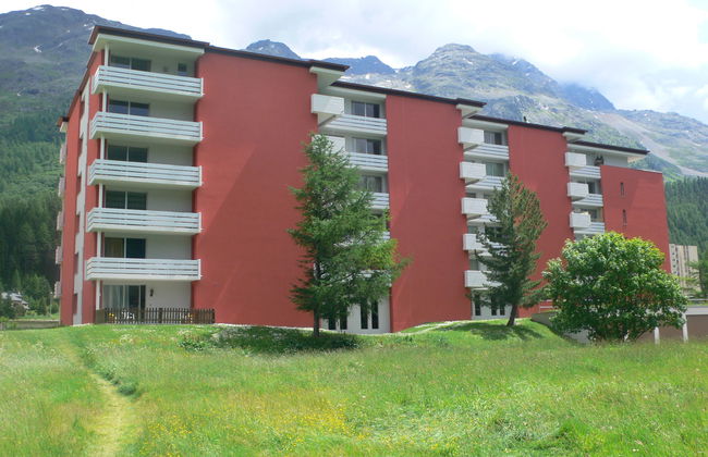 Apartamento de 2 quartos em Sankt Moritz com piscina e jardim - Foto 14