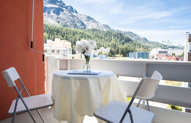 Apartamento de 2 quartos em Sankt Moritz com piscina e jardim - Foto 12