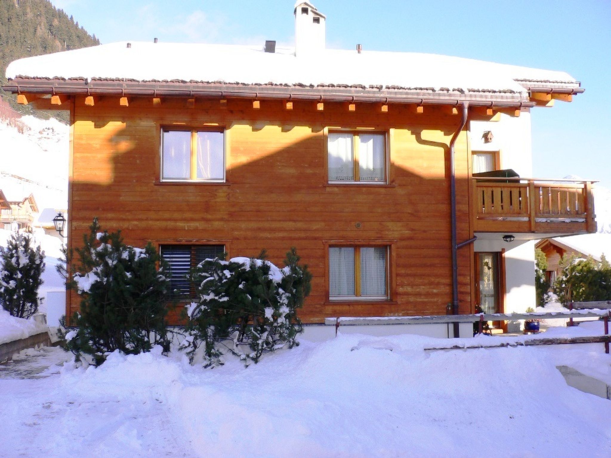 Photo 1 - Appartement de 2 chambres à Tujetsch avec sauna et vues sur la montagne