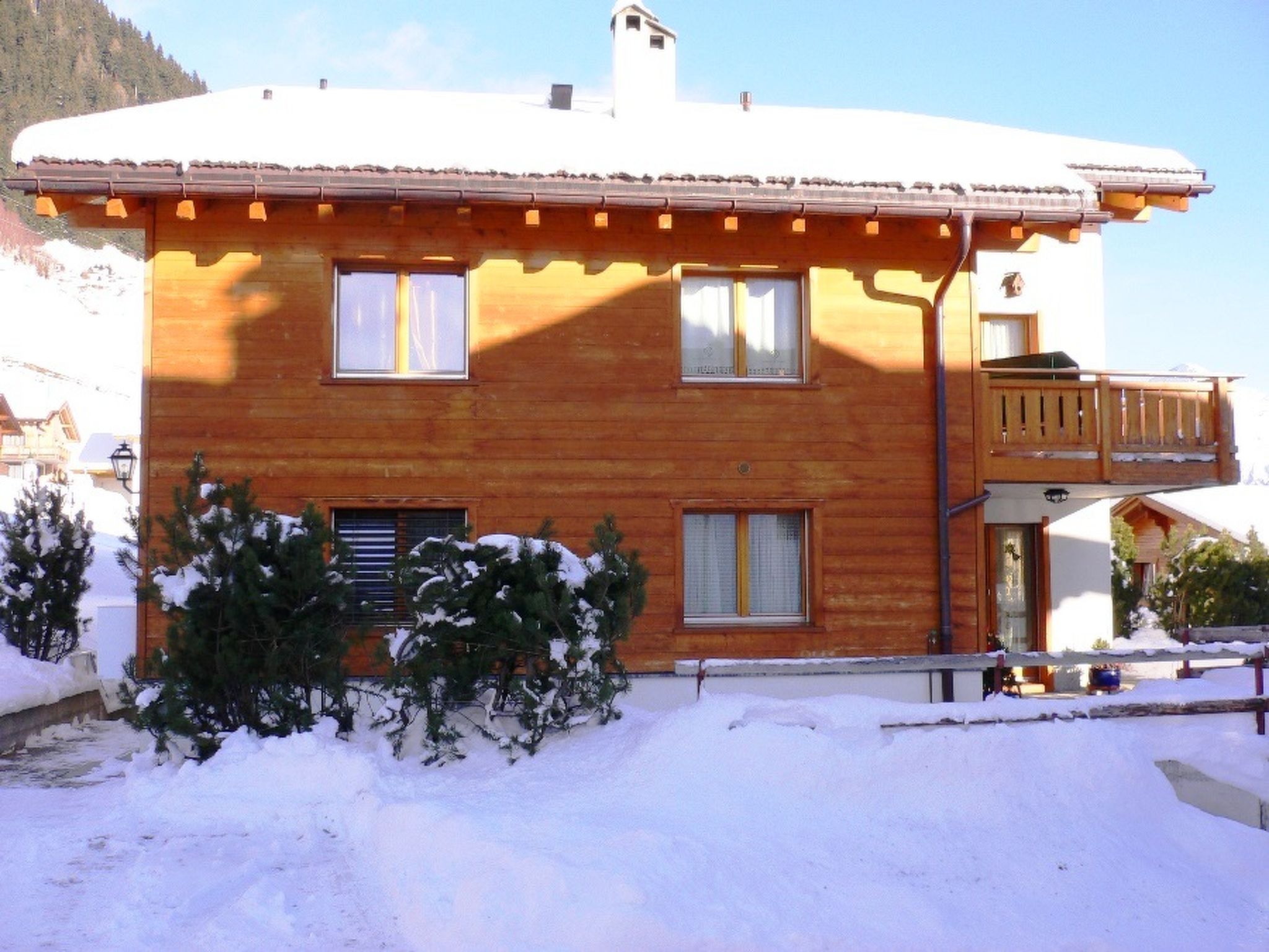 Photo 1 - 2 bedroom Apartment in Tujetsch with sauna and mountain view