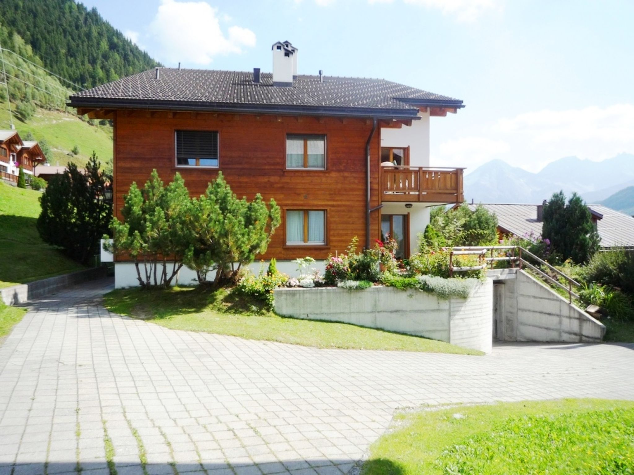 Photo 2 - 2 bedroom Apartment in Tujetsch with sauna and mountain view