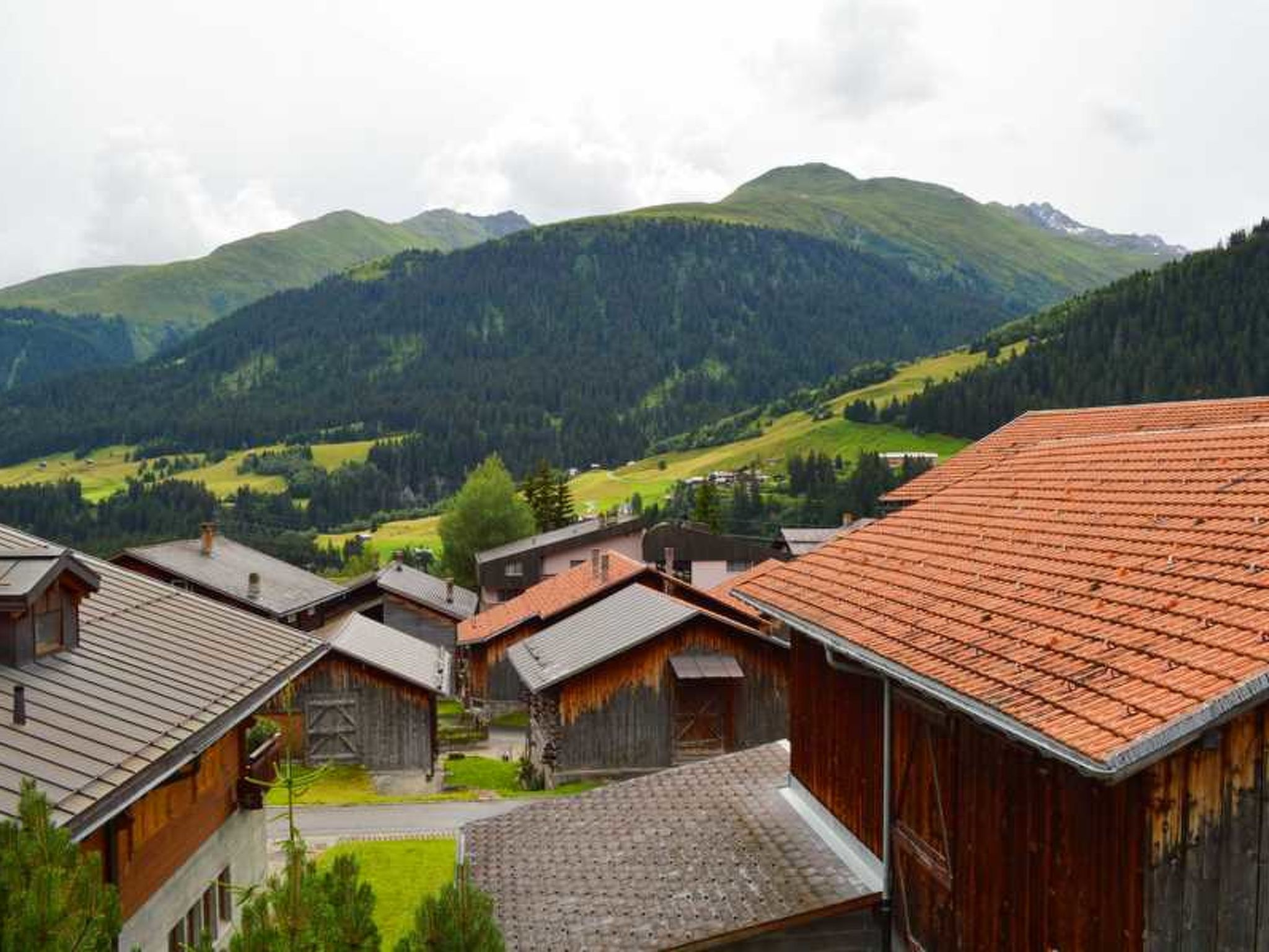 Foto 4 - Apartamento de 2 habitaciones en Tujetsch con sauna y vistas a la montaña