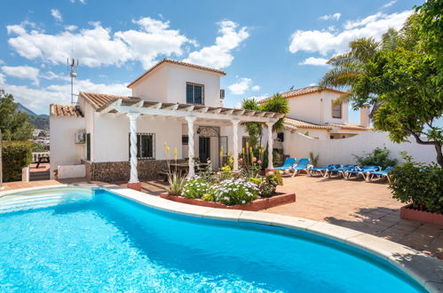 Photo 1 - Maison de 5 chambres à Nerja avec piscine privée et vues à la mer