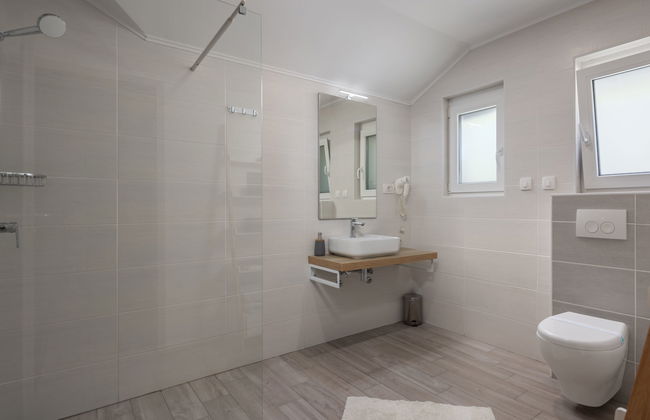 Casa de 5 quartos em Vinodolska Općina com piscina privada e jardim - Foto 37