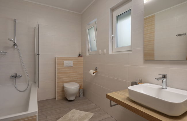 Casa de 5 quartos em Vinodolska Općina com piscina privada e jardim - Foto 29