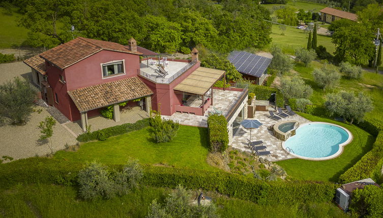 Foto 1 - Casa de 3 habitaciones en Passignano sul Trasimeno con piscina privada y jardín